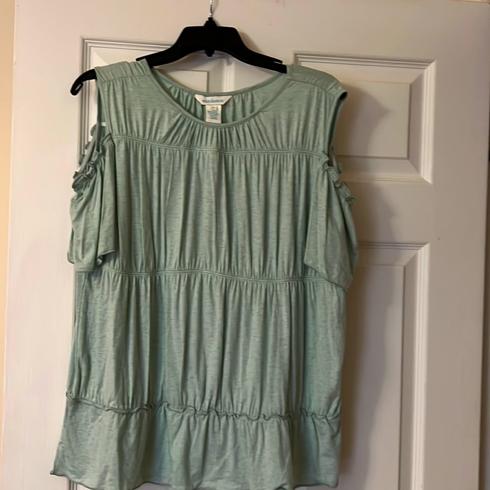 Sundance top size Large. Only worn once